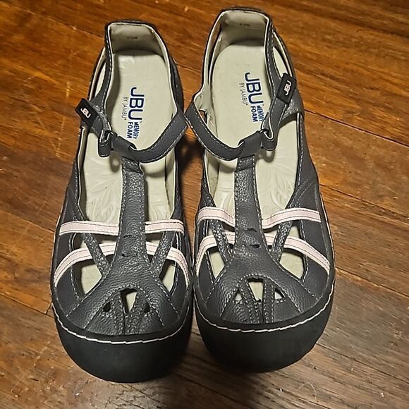 - JBU Sandals 8.5 - Picture 1 of 6
